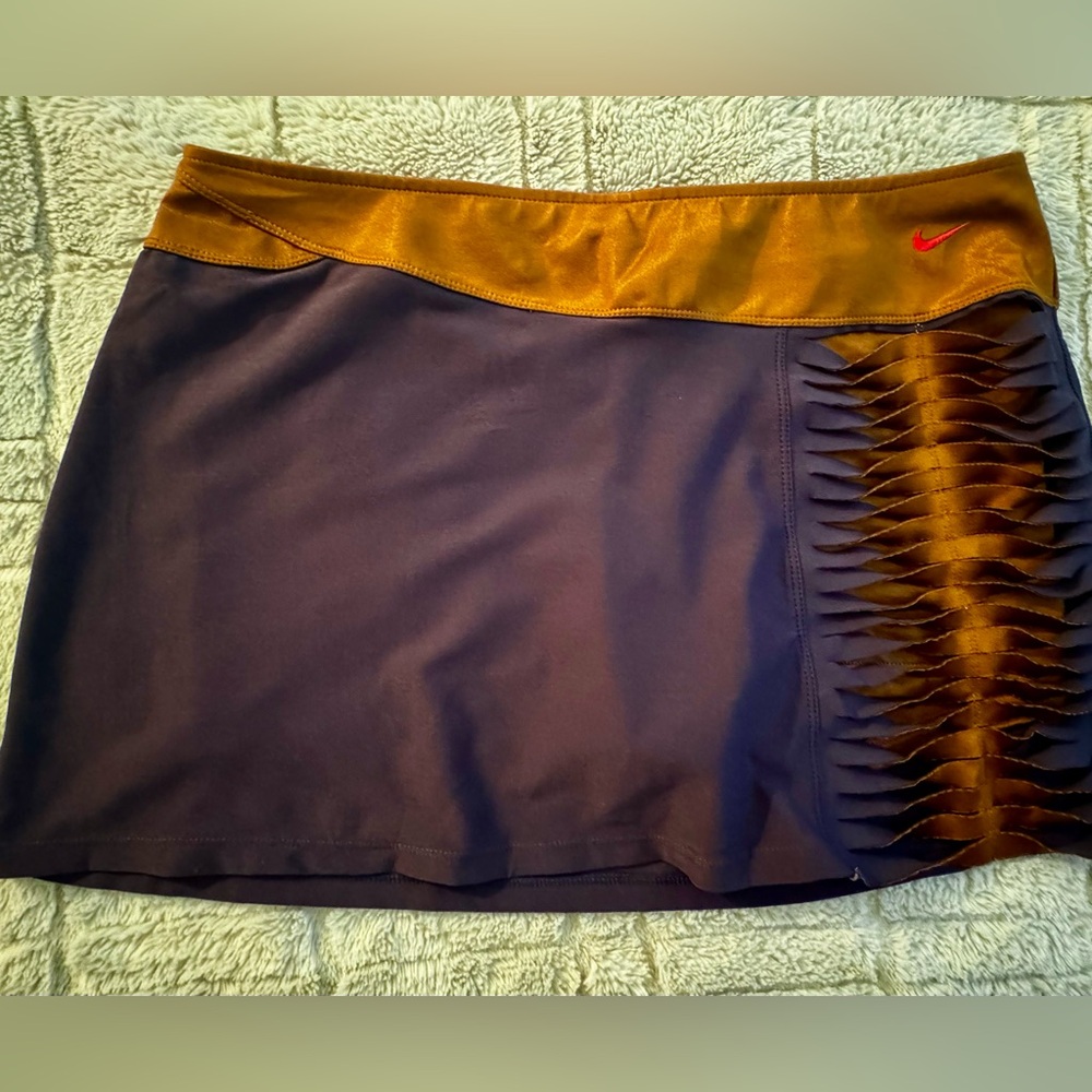 Nike Women's Tennis Skirt in Navy and Rust Size Large